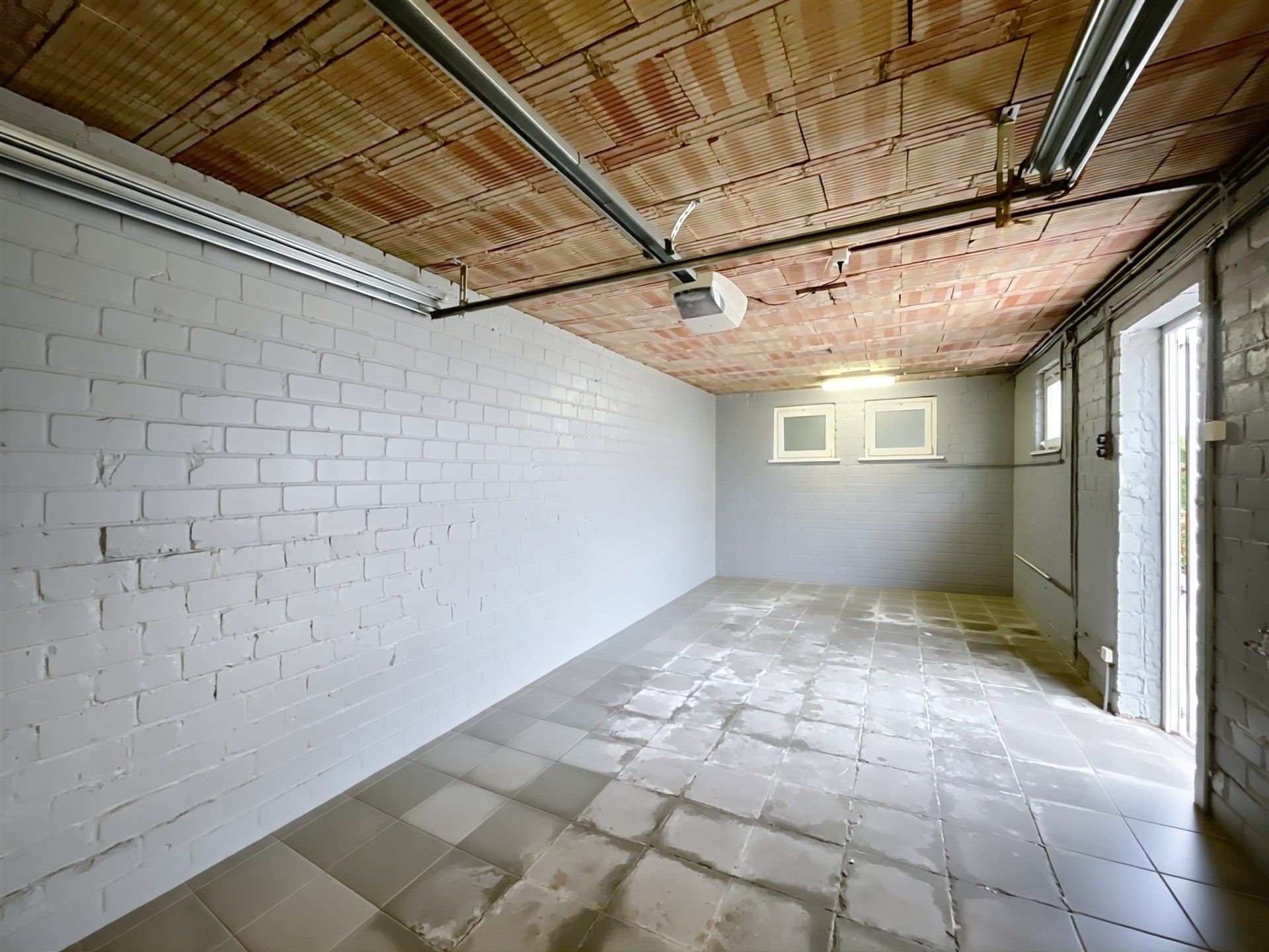 Ruime woning met 3 slaapkamers en grote garage op perceel van 1148 m² met zicht op oneindig groen.  foto 19