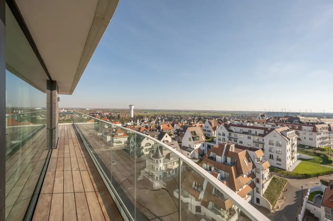 Uitzonderlijk duplex penthouse met een ideale oriëntatie en een fenomenaal panoramisch zicht over de Noordzee, Duinbergen en het Albertstrand foto 24