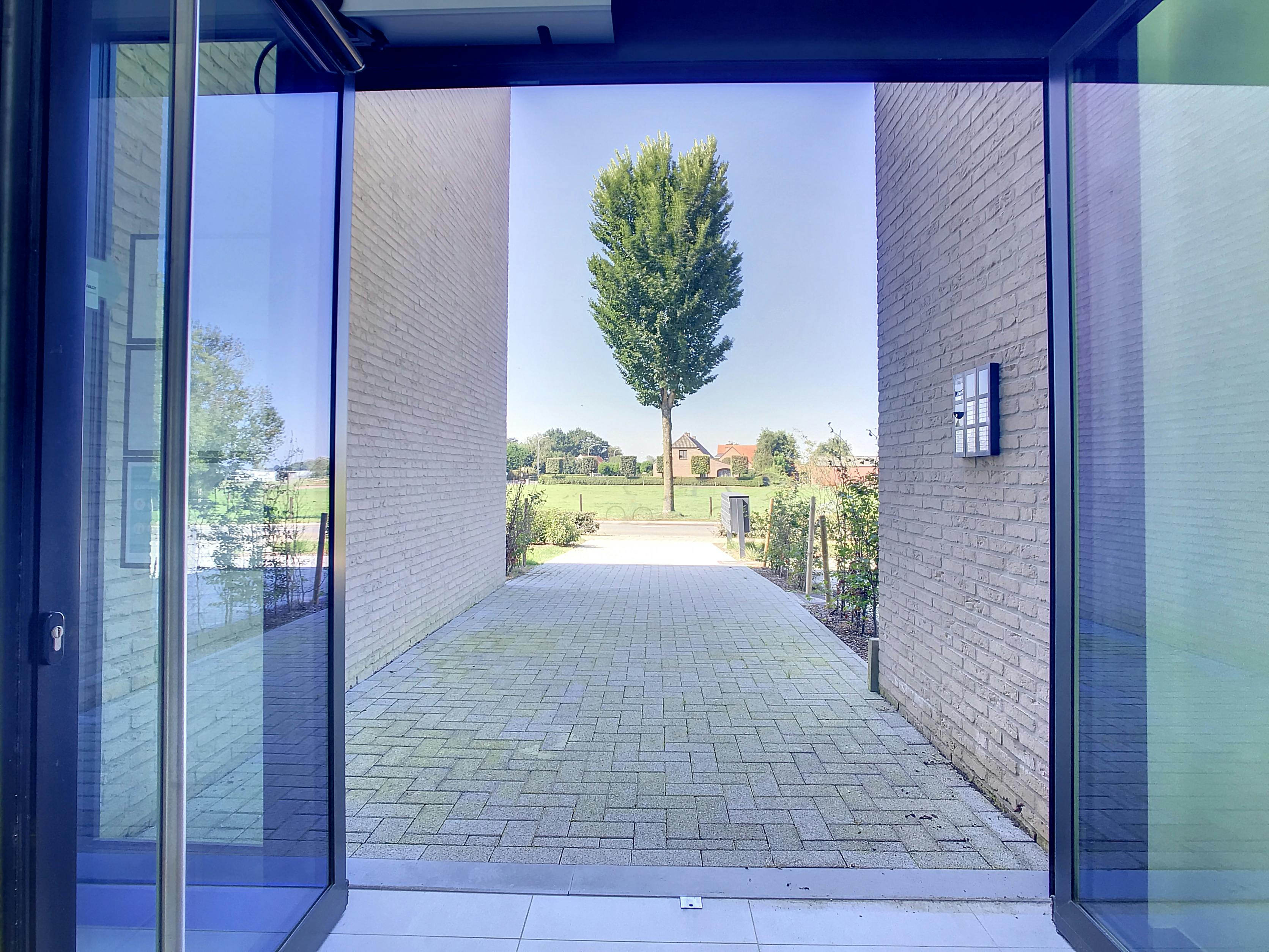 Verhuurde assistentiewoning te koop nabij het bruisend centrum van Hoogstraten! foto 2