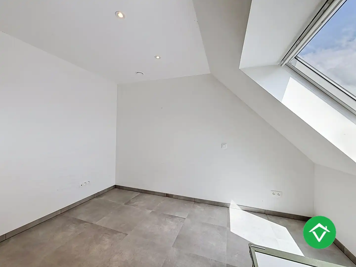 Centraal gelegen nieuwbouwwoning met 3 slaapkamers, tuin en overdekte autostaanplaats foto 21