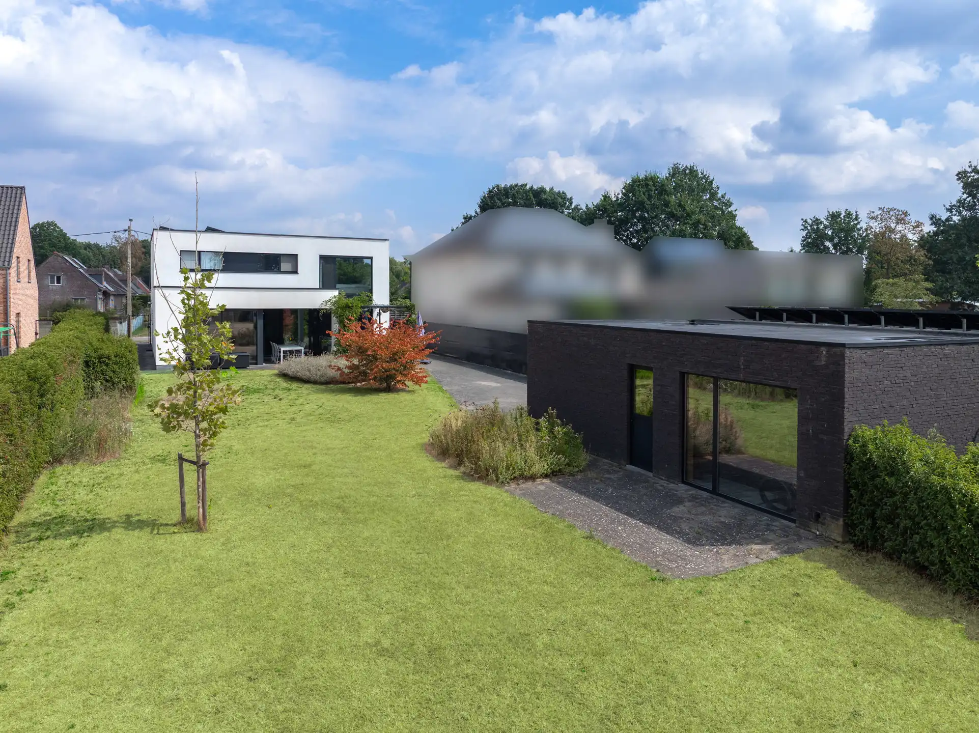 Moderne woning met tuin en bijgebouw in rustige wijk foto 25