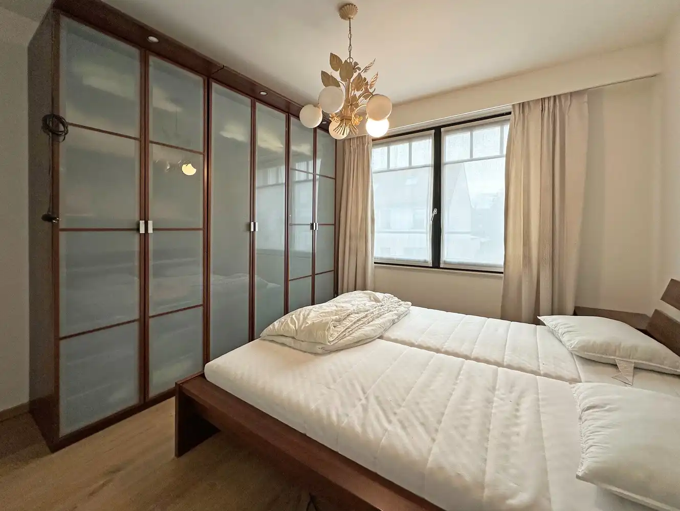 Luxueus appartement op de eerste verdieping op rustige centrumlocatie te 's Gravenwezel. foto 7