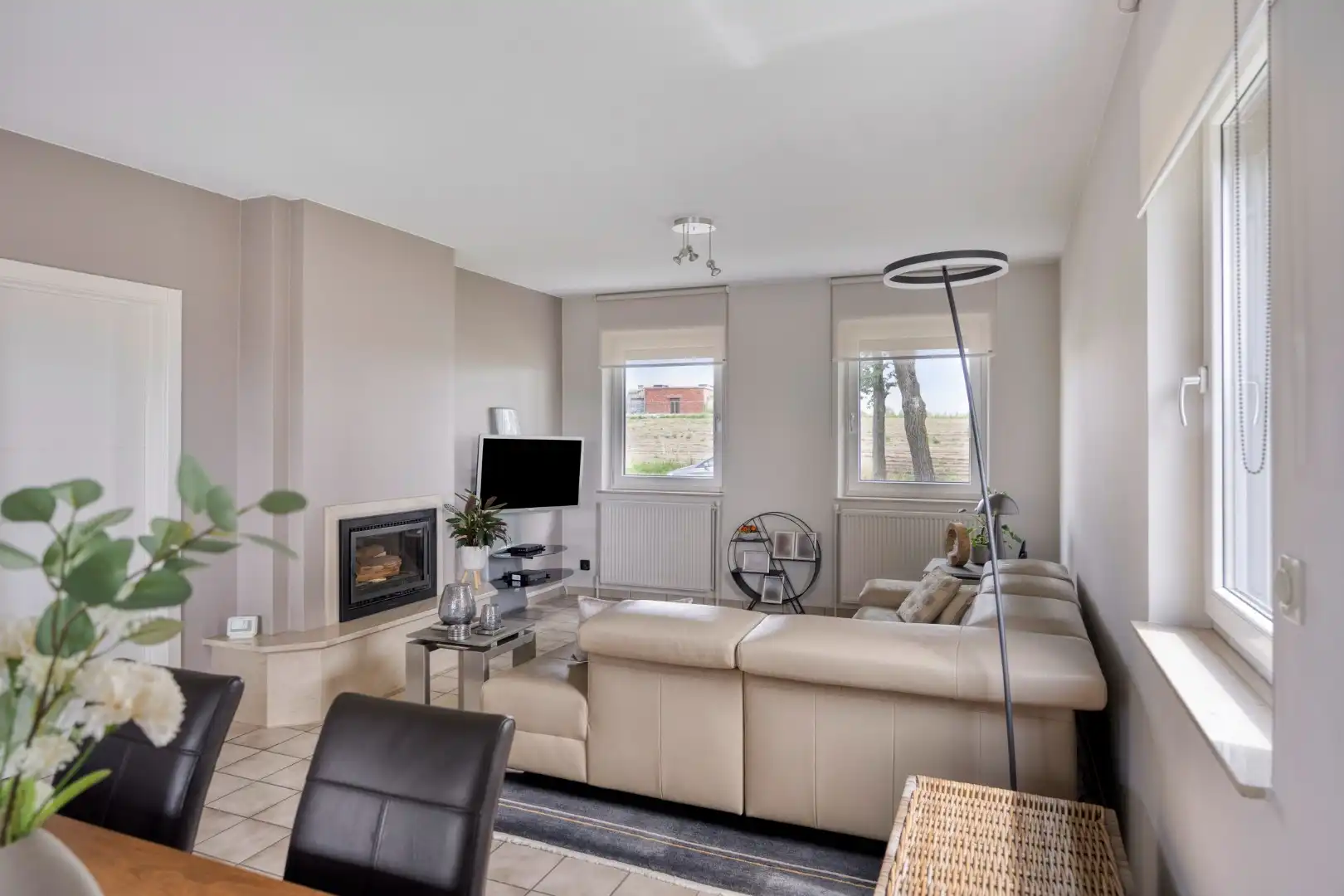 Ruime open bebouwing met zonnige tuin en mogelijkheid praktijkruimte foto 12