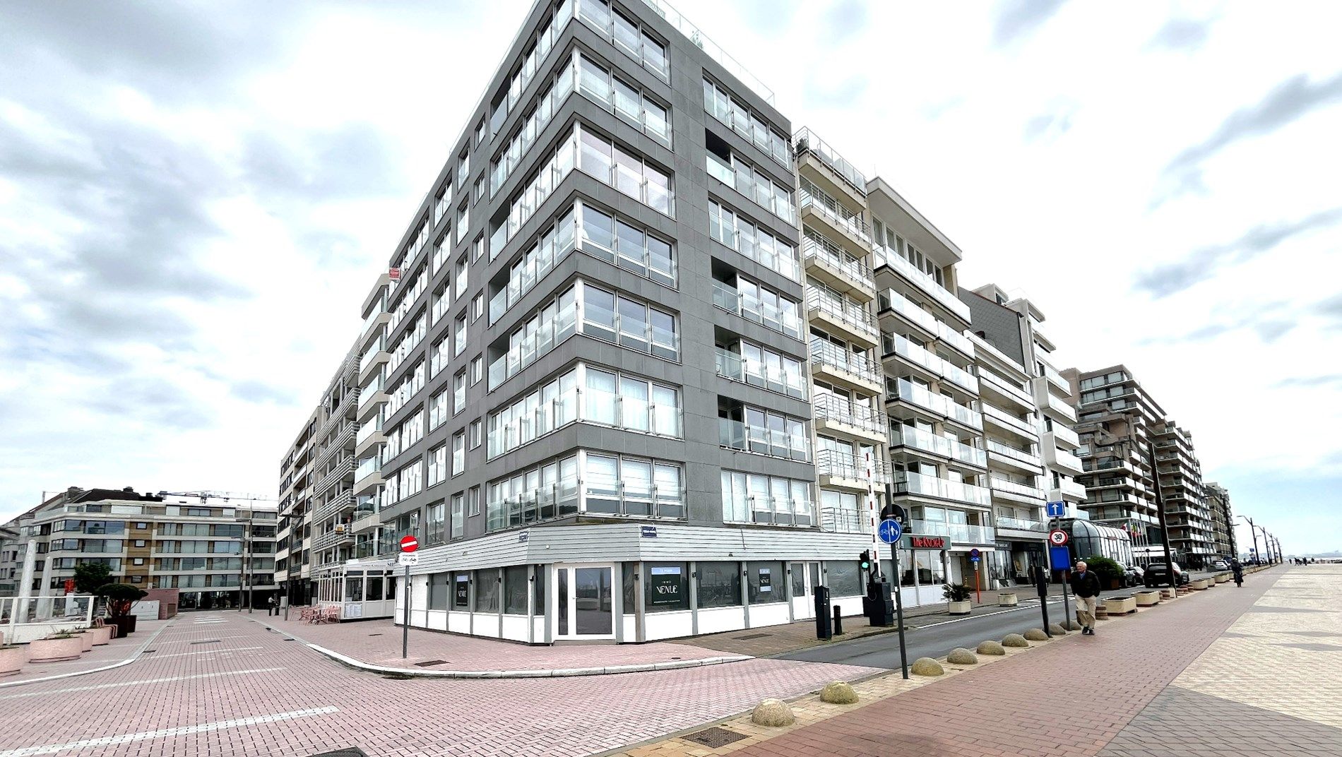 ()=>{if(producerUpdateValueVersion(node),producerAccessed(node),node.value===ERRORED)throw node.error;return node.value} Zeedijk 659 - - 8300 Knokke-Heist