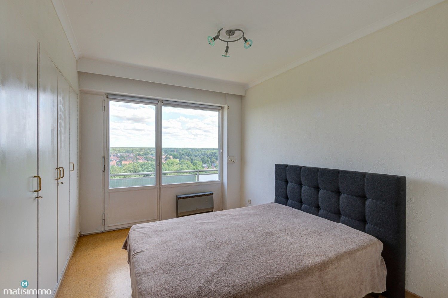 INSTAPKLAAR APPARTEMENT MET 2 SLAAPKAMERS EN WEIDS UITZICHT NABIJ STADSCENTRUM GENK foto 25