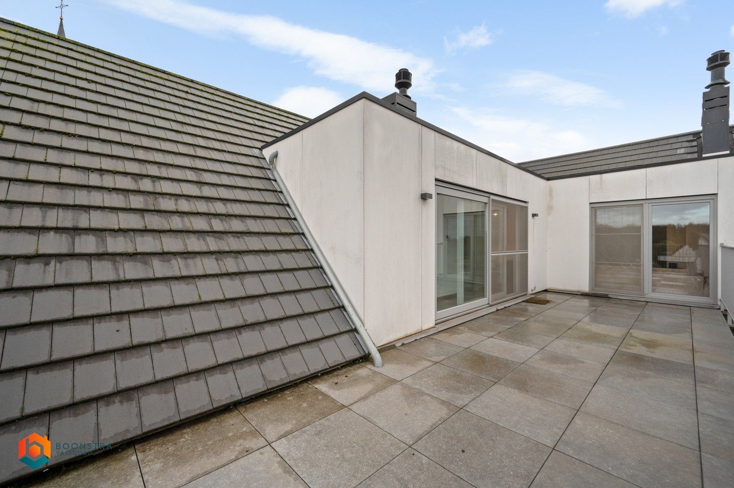 Lichtrijk penthouse met één slpkr en twee terrassen foto 12