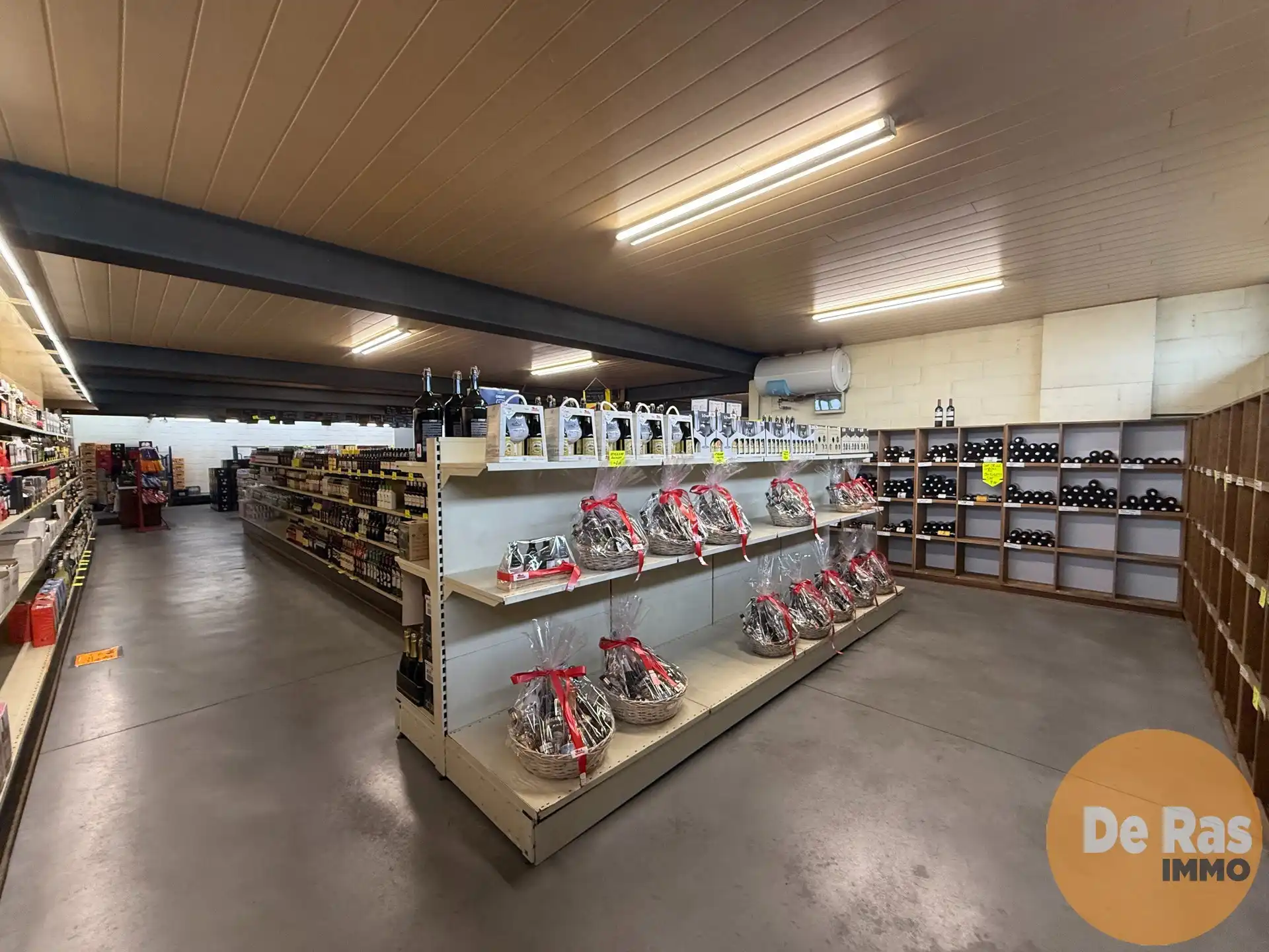 LEDE - Magazijn met commerciële ruimte foto 8