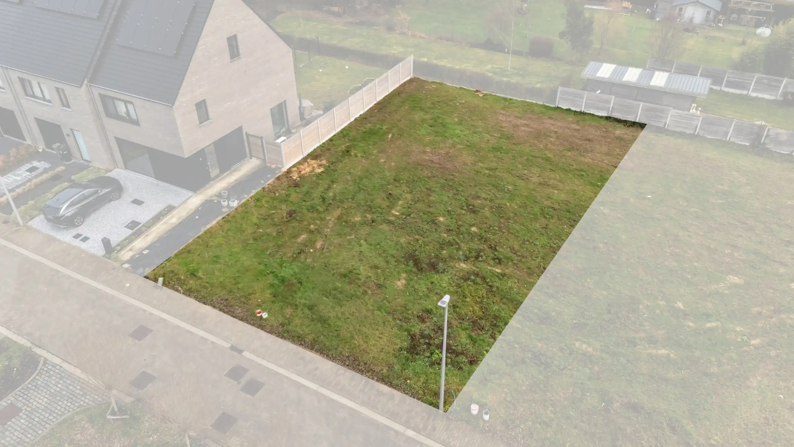 Goed gelegen bouwgrond met vergunning voor 4-gevel woning foto 2