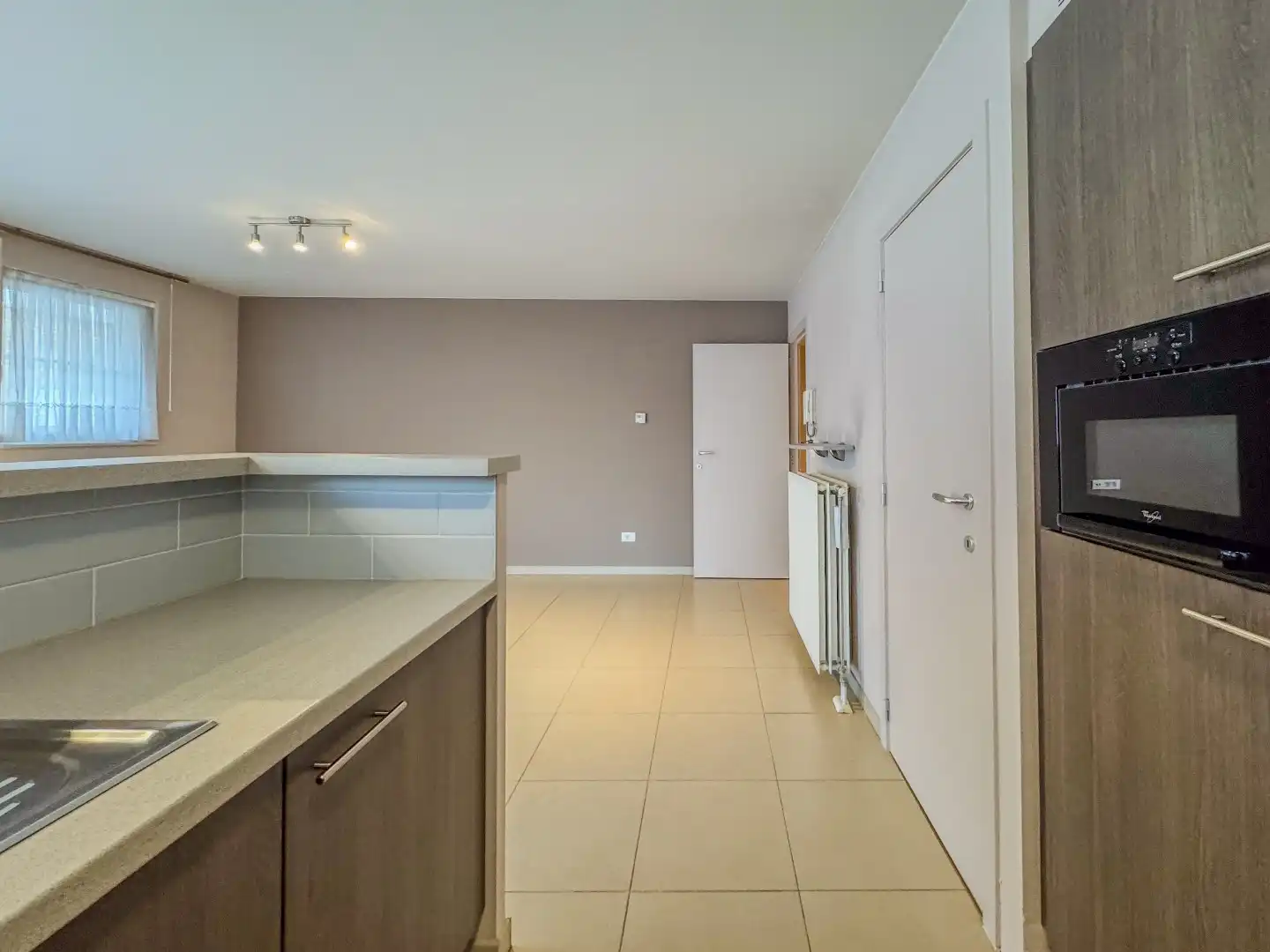 Gelijkvloers appartement met 2 slaapkamers in het centrum. foto 11