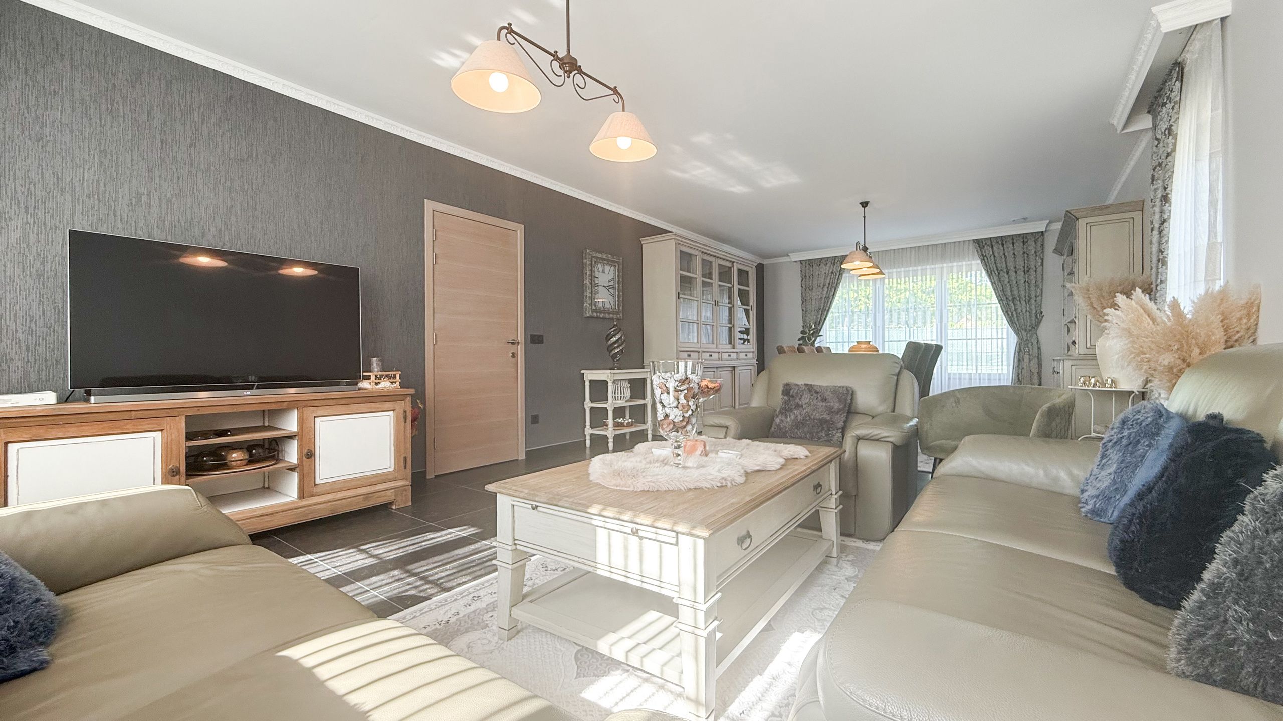 Karaktervolle nieuwbouw villa met 6slpks te Houthalen! foto 3
