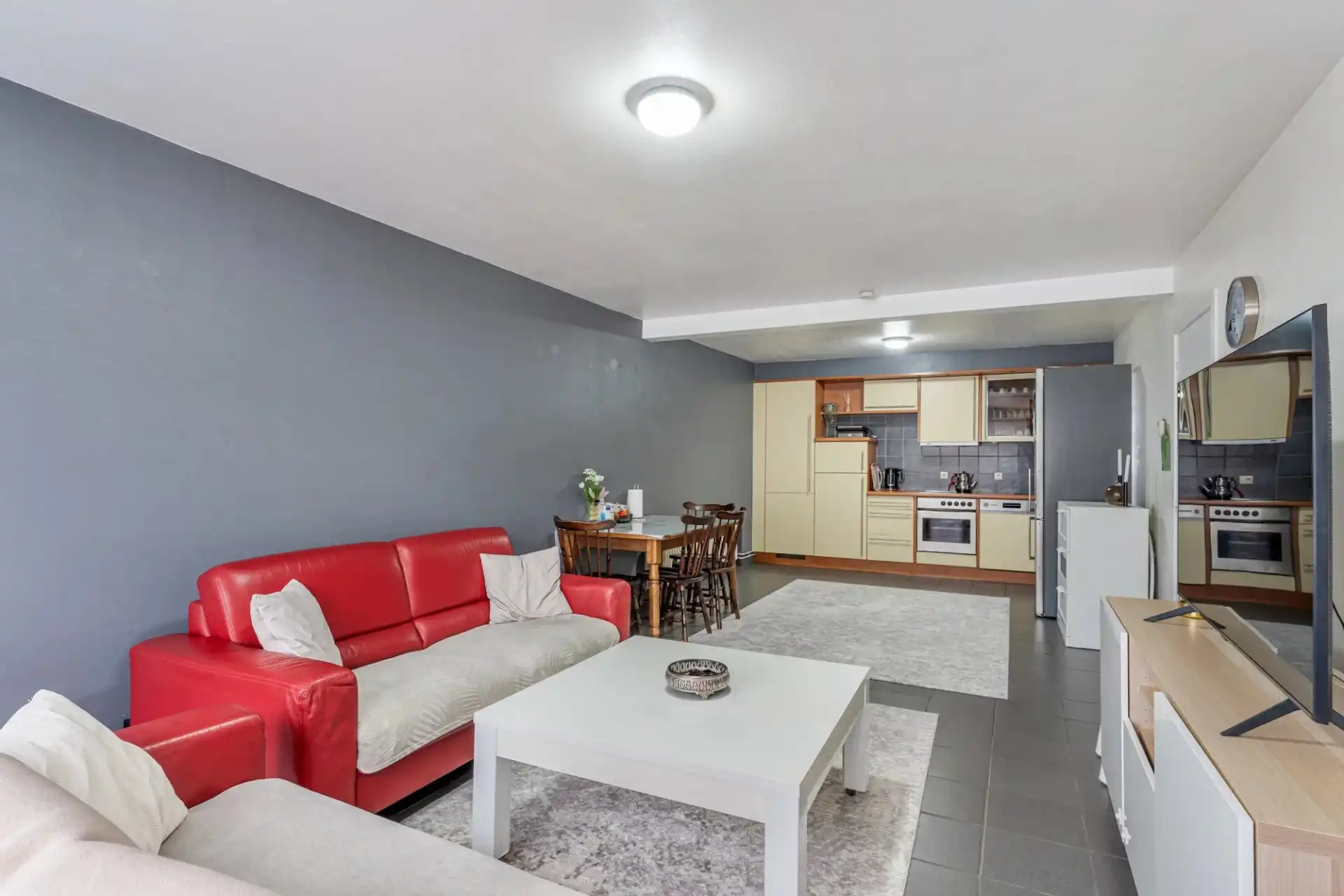 Ruim appartement met 2 slaapkamers in Koersel foto 8