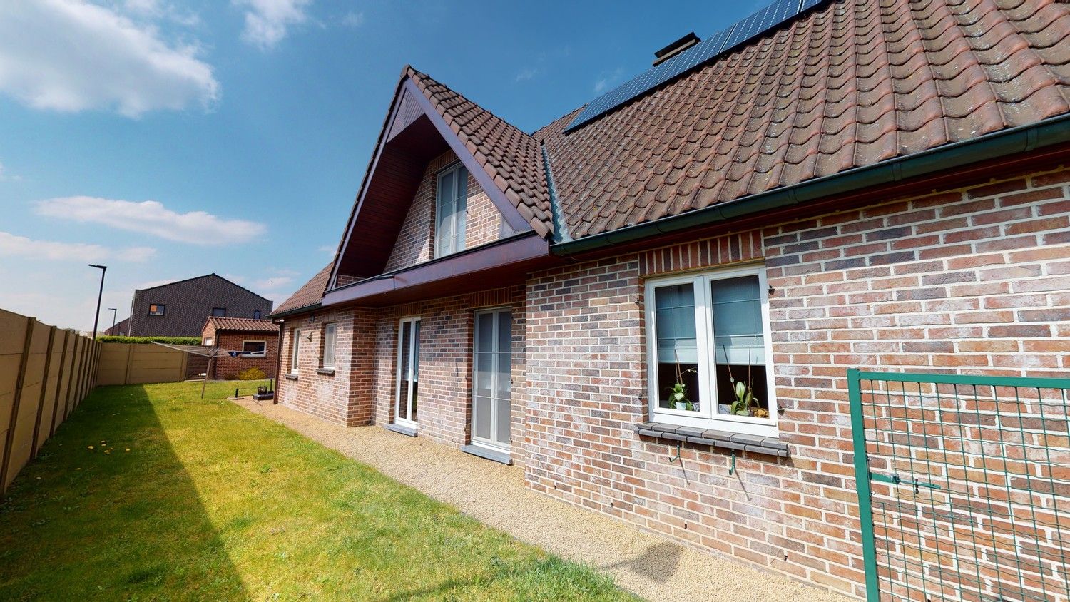Ruime woning met 3 slaapkamers! foto 14
