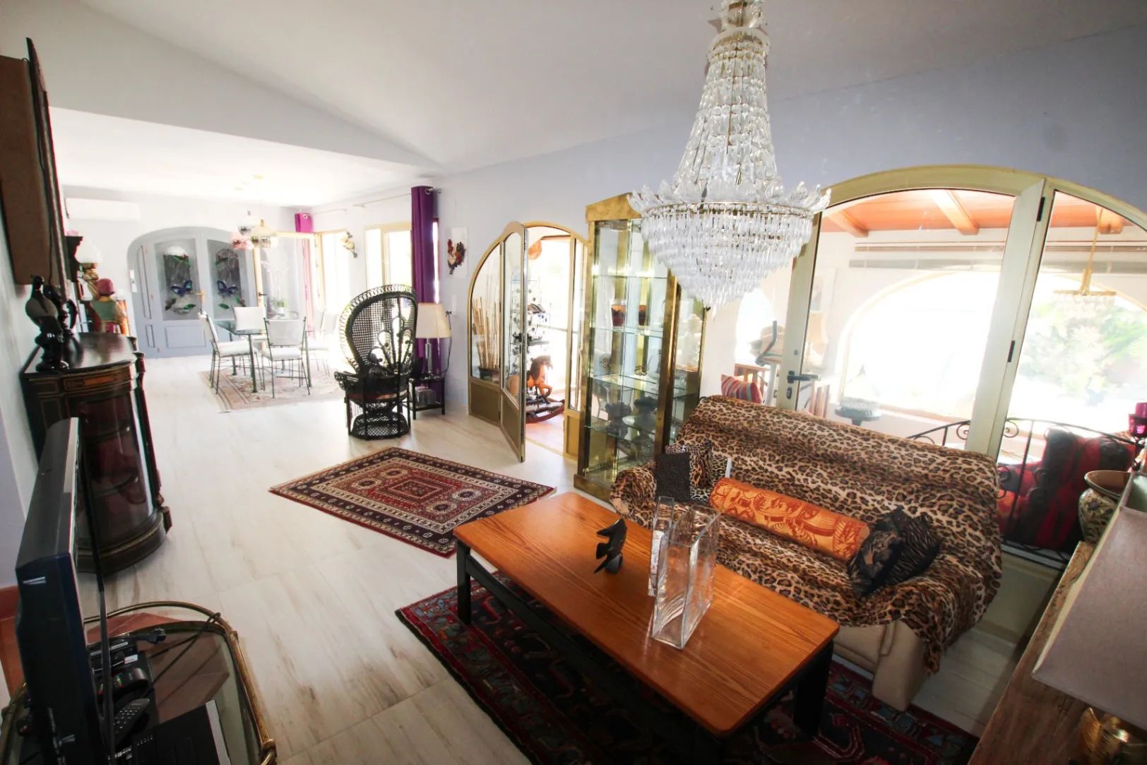 Rust en authenticiteit: ontdek deze prachtige instapklare villa in een groene oase foto 8