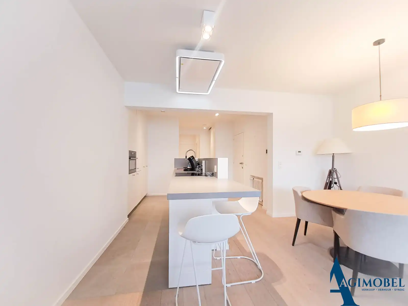 Zonnig&nbsp; 2 slaapkamer-appartement met terras en open zicht op de Nellenslaan te Knokke foto 3