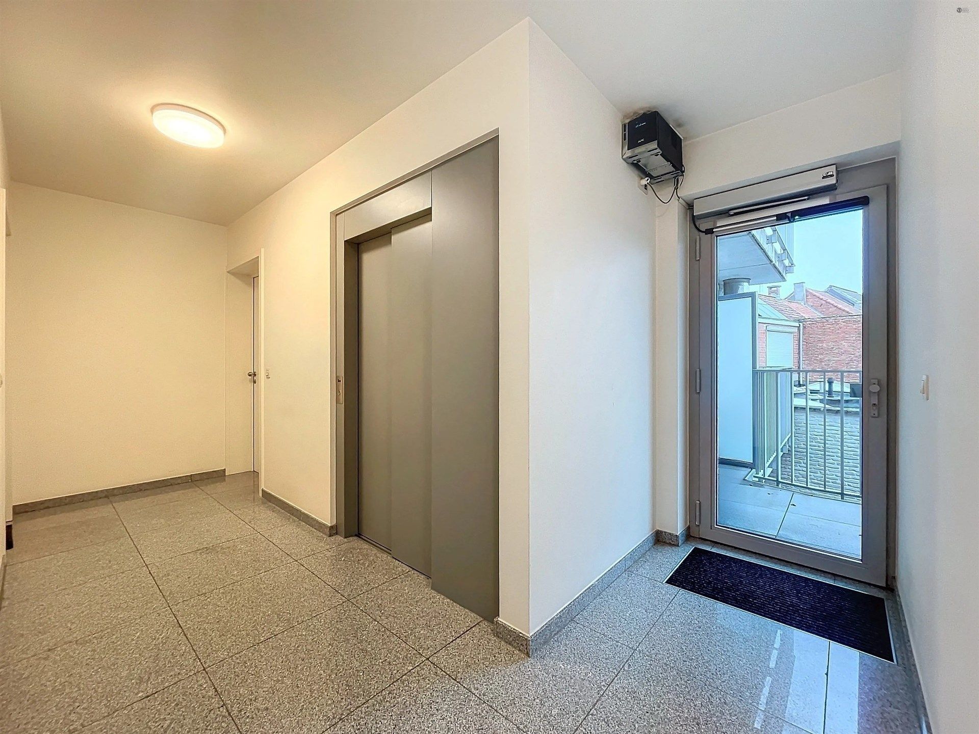 Instapklaar appartement met 1 slaapkamer en 2 terrassen. foto 10