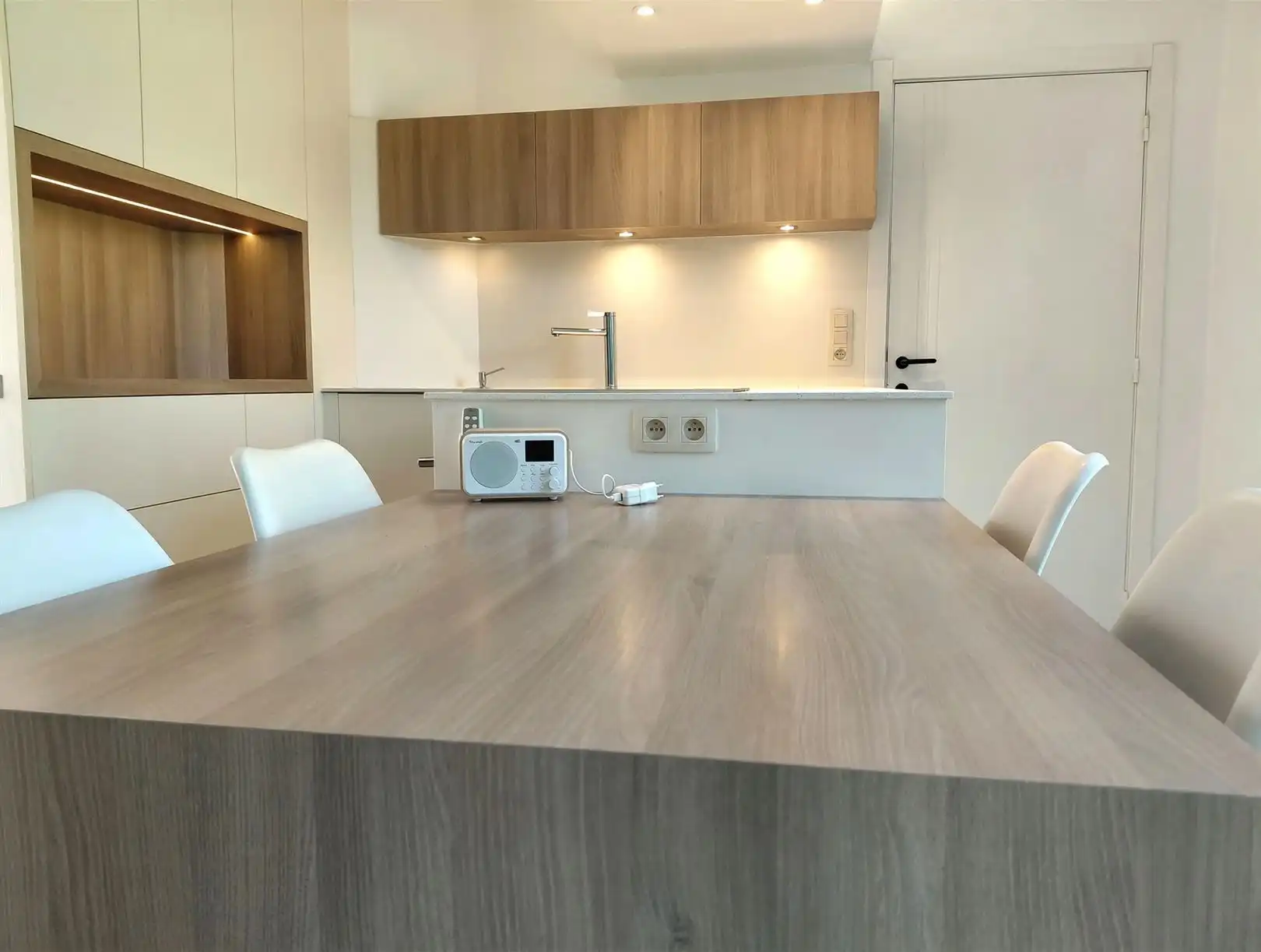 TE HUUR: Unieke woning met 3 slaapkamers en prachtige tuin te Houthalen! foto 10