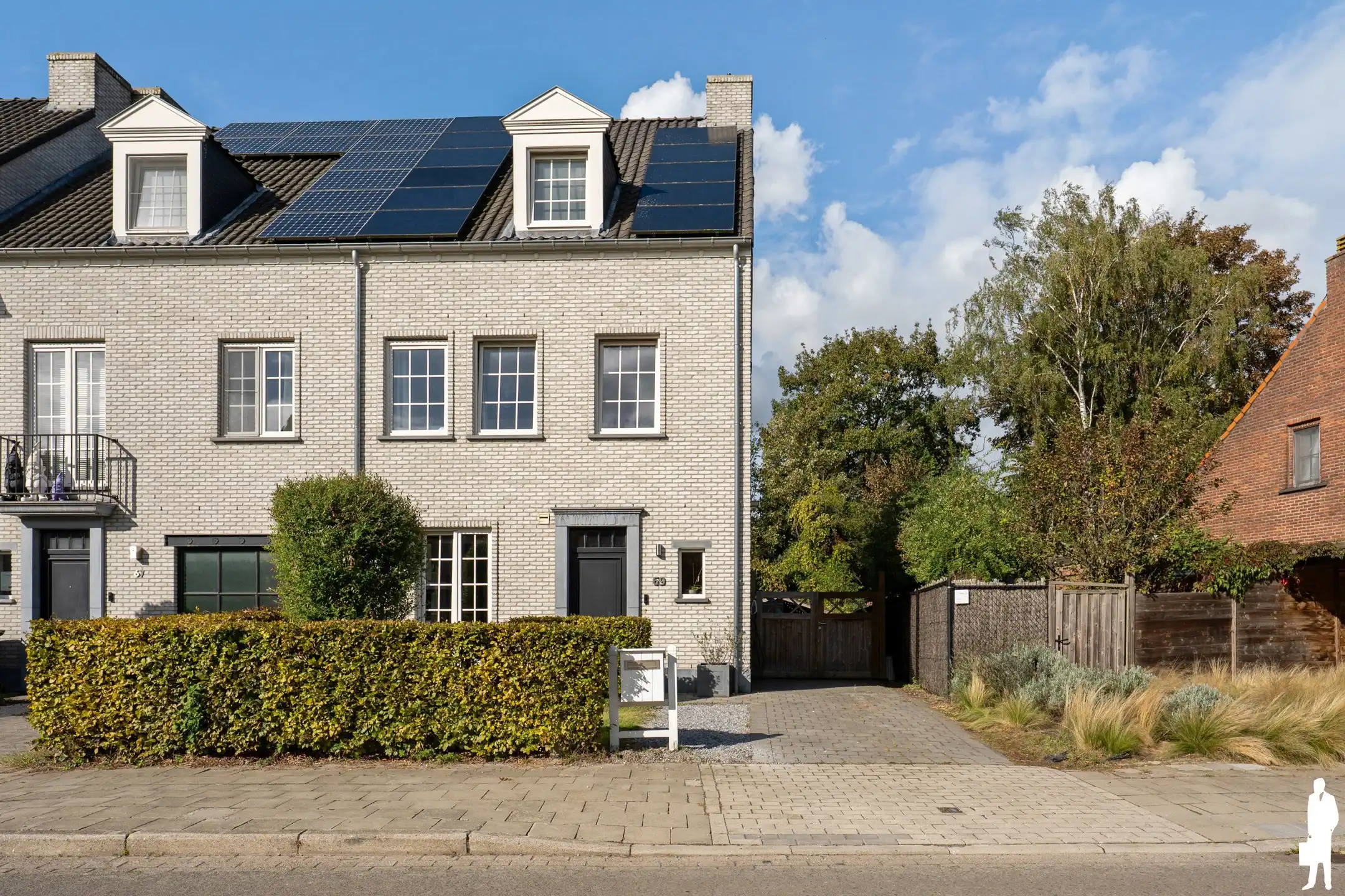 Ruime HOB met 4 slpk en prachtige tuin op toplocatie in Hove foto 31