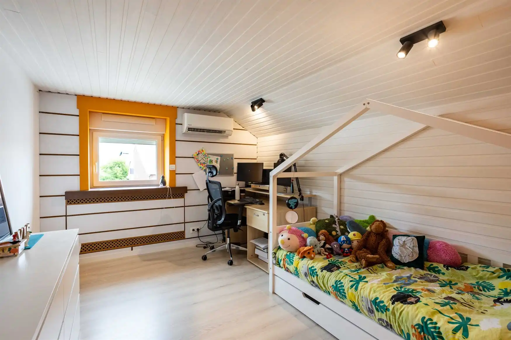 Instapklare gezinswoning met tuin in de Elisabethwijk foto 13