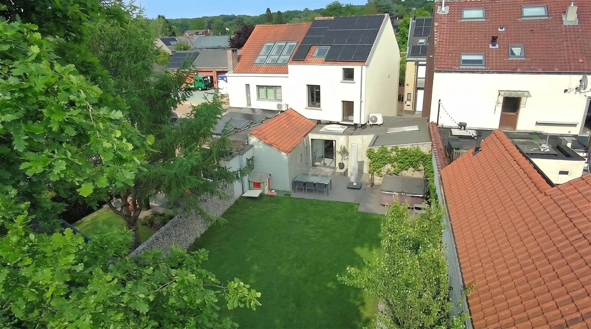 Volledig gerenoveerde woning met geweldige tuin op 28a 34ca foto 36