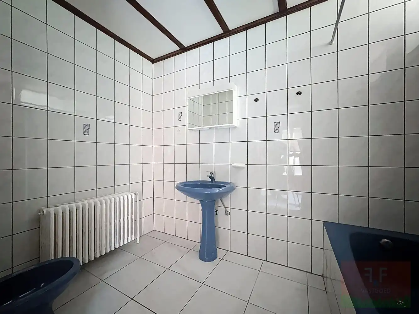 Ruime eengezinswoning met 4 slaapkamers, garage en mooie tuin foto 11