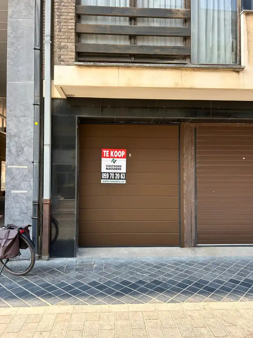 RUIME GARAGEBOX VLAKBIJ CENTRUM foto 2