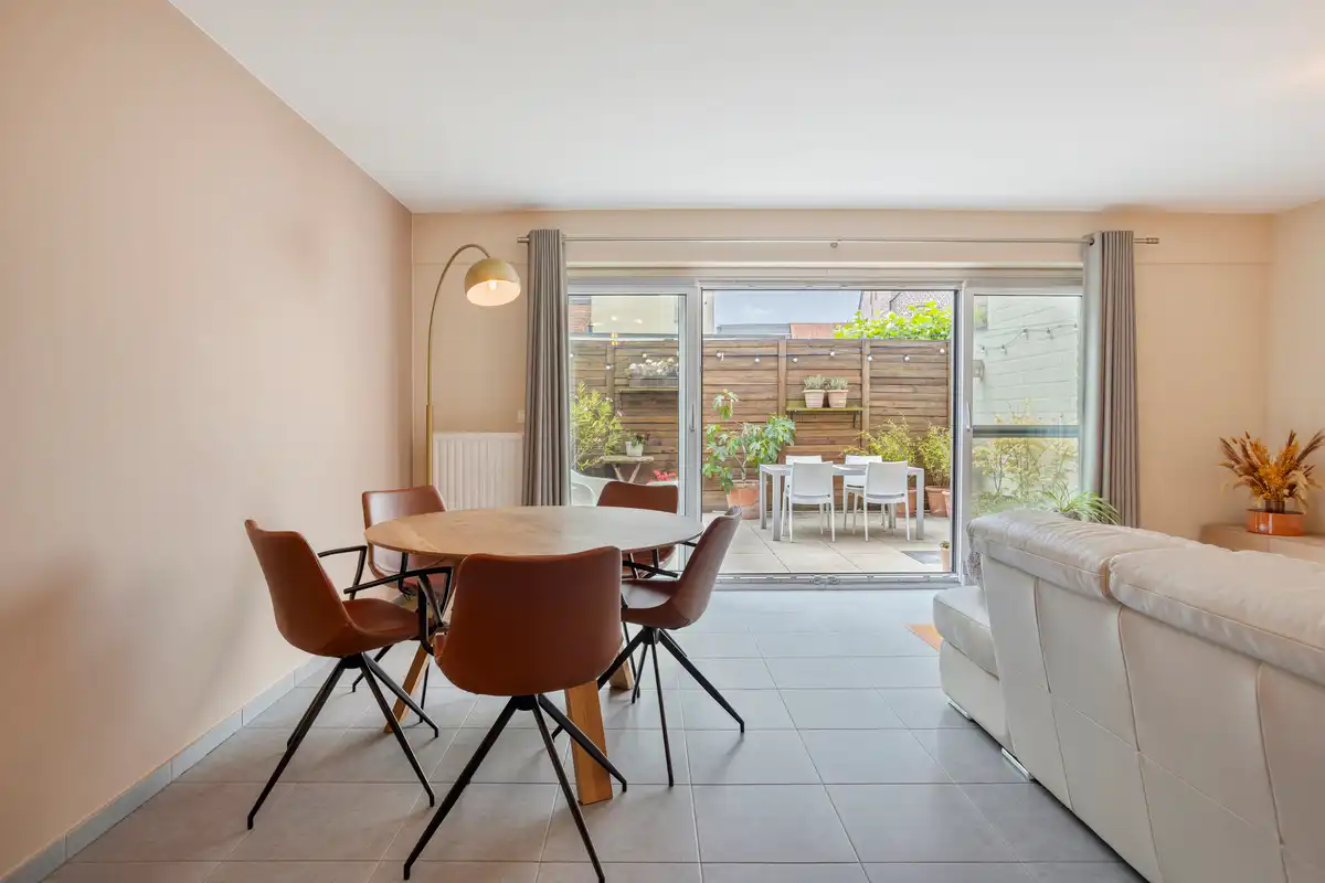 Hedendaagse woning met zonnige patio in Bonheiden foto 2
