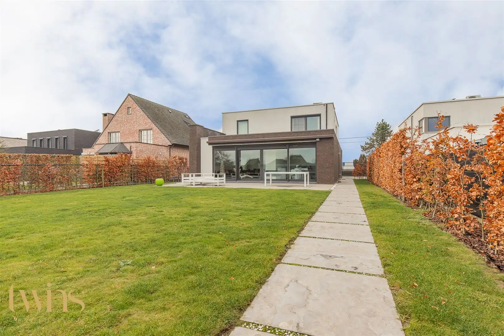 Villa  foto {{pictureIndex}}