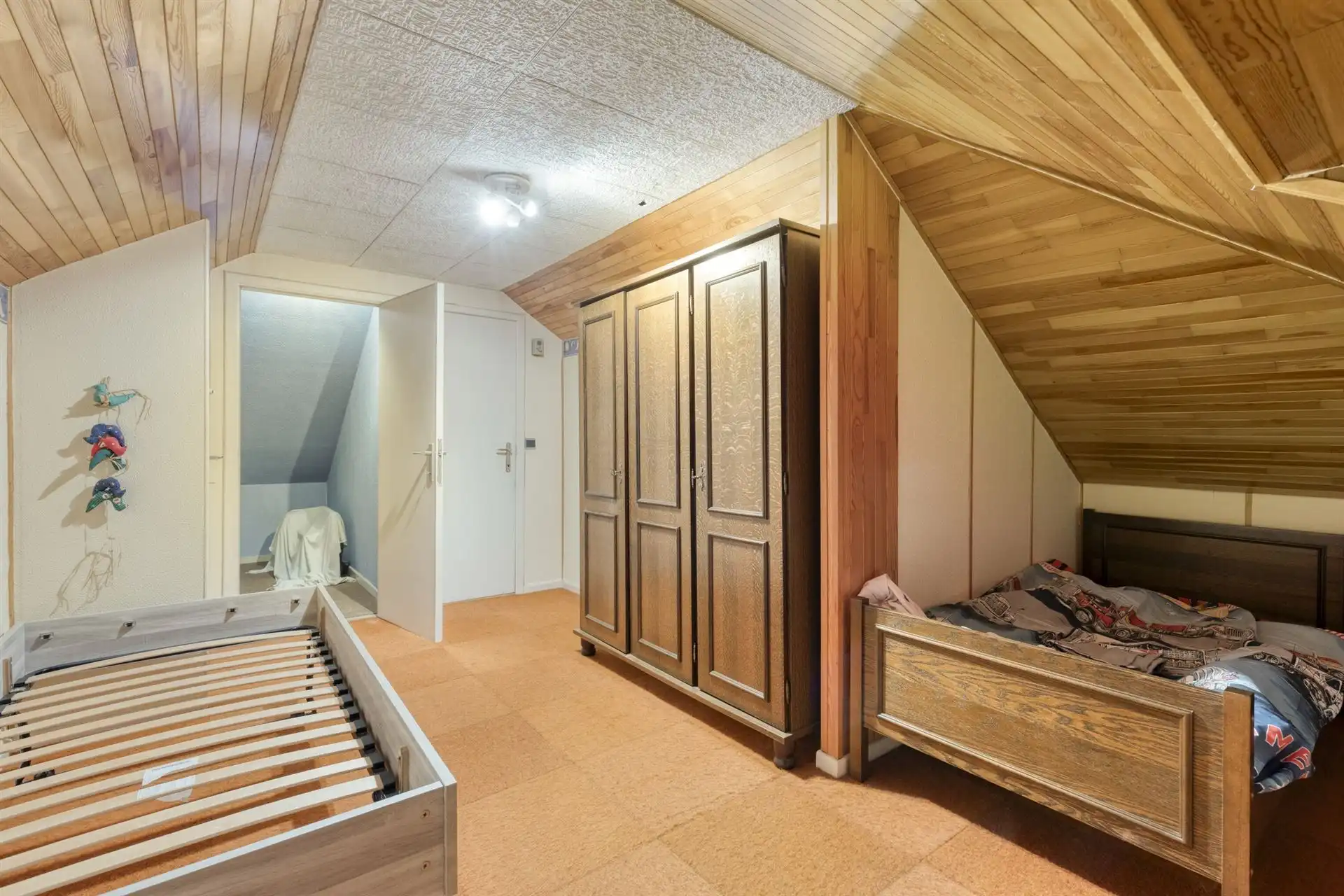 Laagbouwwoning met 2 slaapkamers, garage en tuin.  foto 16
