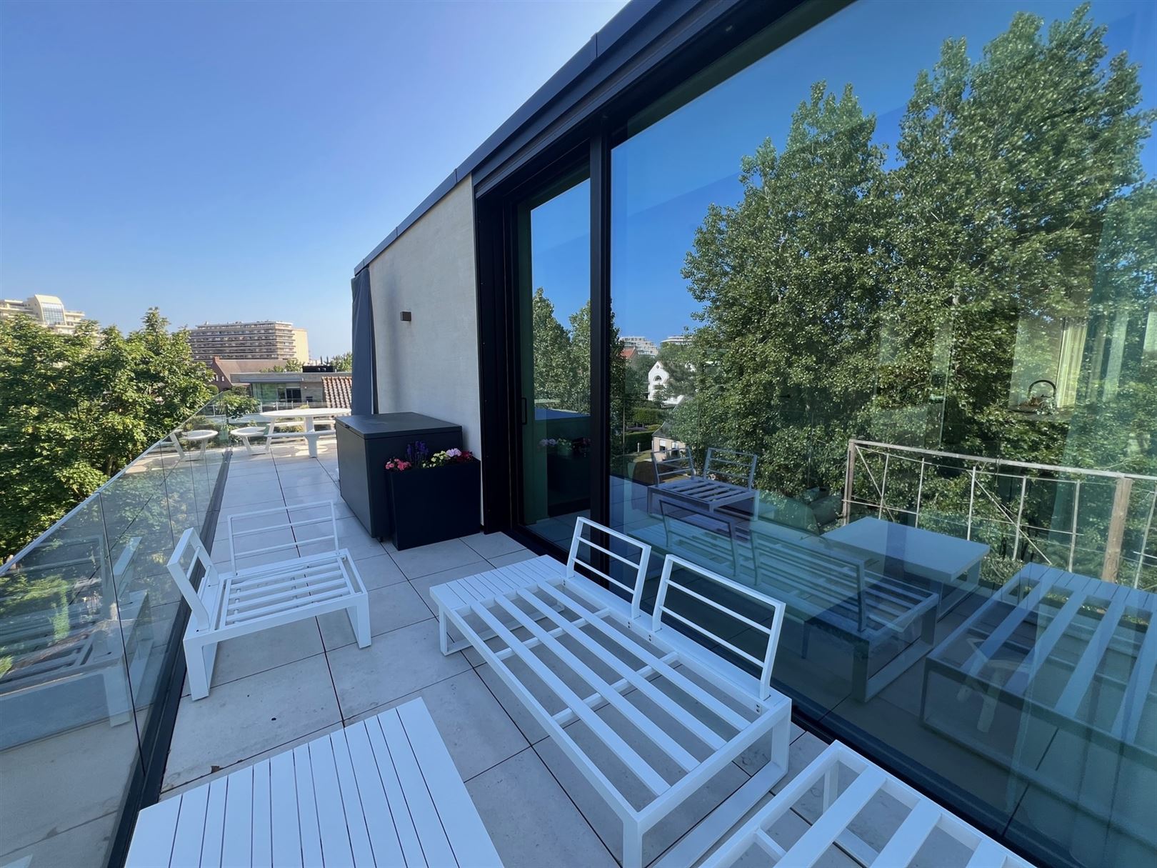 Splinternieuwe penthouse met grote terrassen in topgebouw foto 3