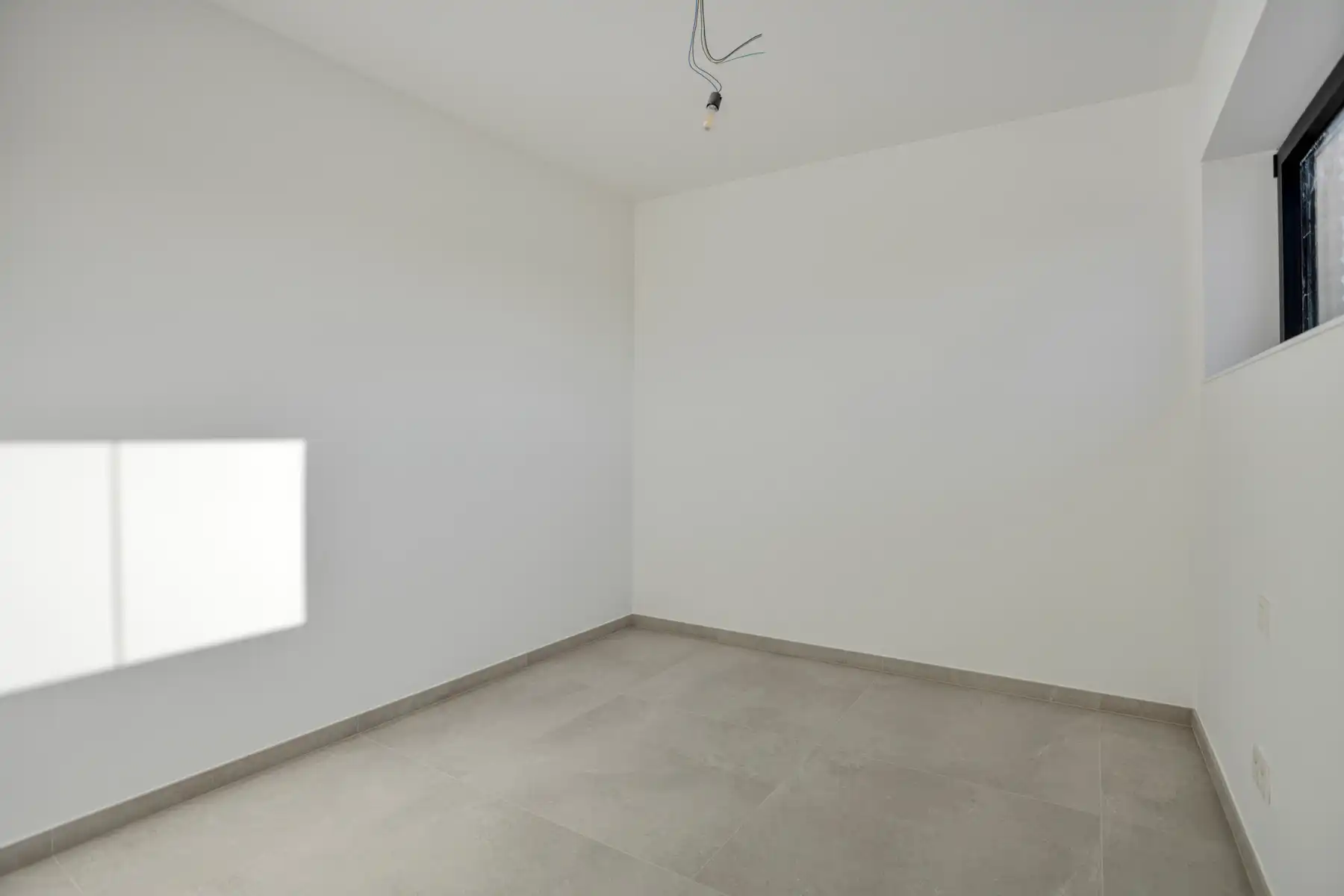 Luxueuze nieuwbouwwoning met 3 slaapkamers.  foto 20