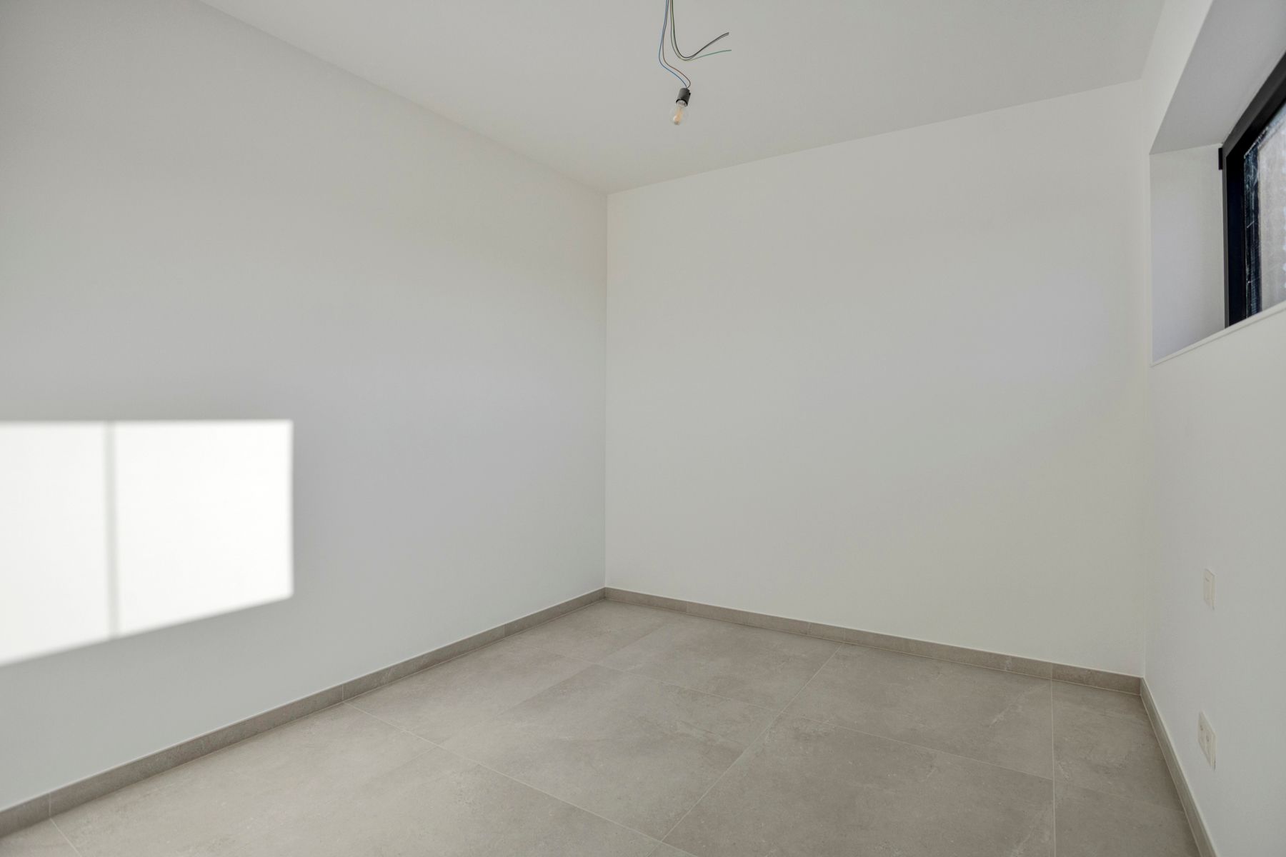 Luxueuze nieuwbouwwoning met 3 slaapkamers.  foto 20