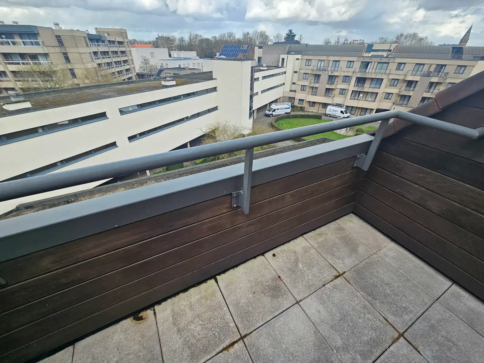 Lichtrijk duplex appartement met 2 slaapkamers en dubbele garage! foto 18