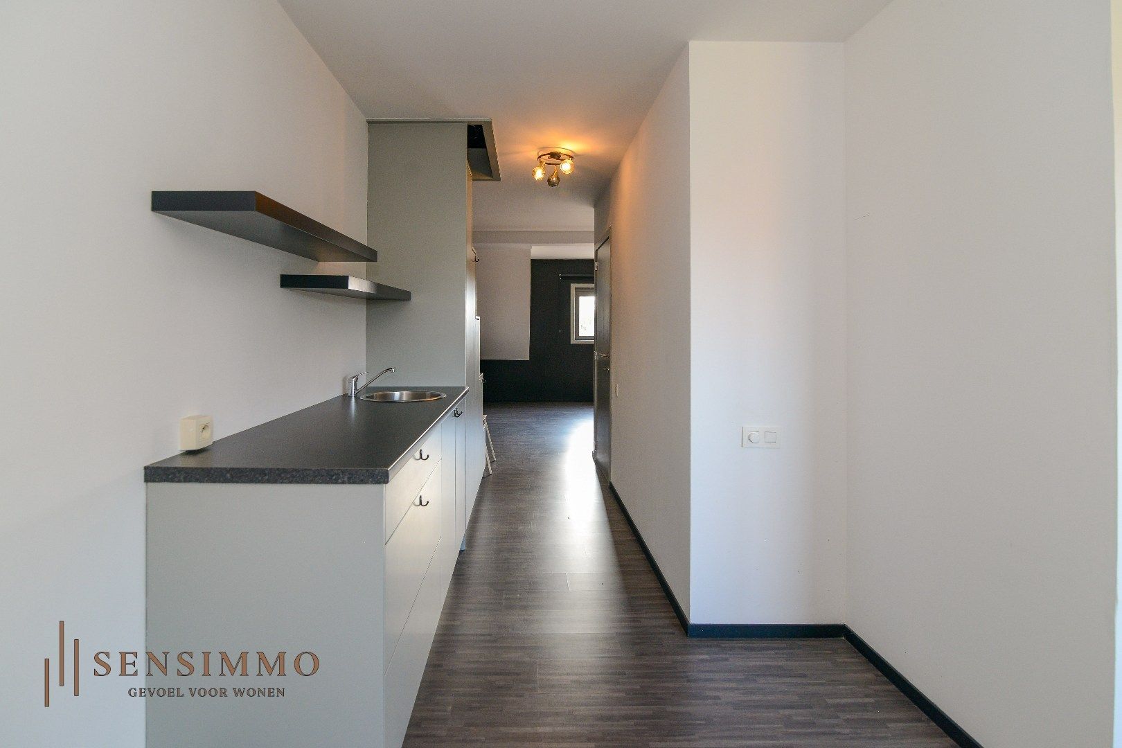 Ruim en instapklaar duplex appartement met carport en terras foto 15