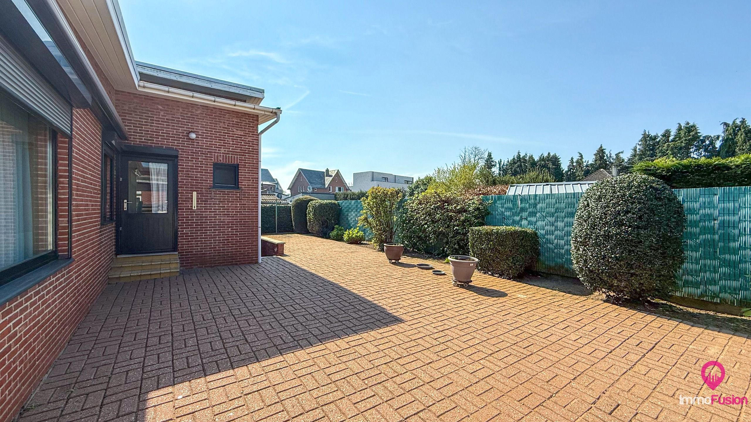 Woning met 3 slaapkamers, inpandige garage en grote tuin! foto 24