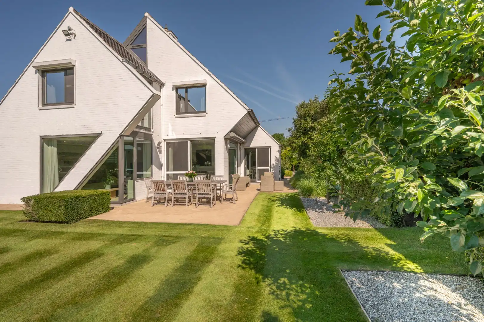 Gerenoveerde villa in residentiële omgeving foto 20