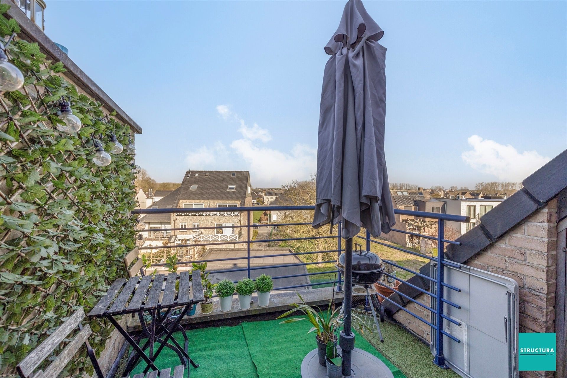Duplex met 2 slaapkamers & 2 extra zolderkamers foto 8