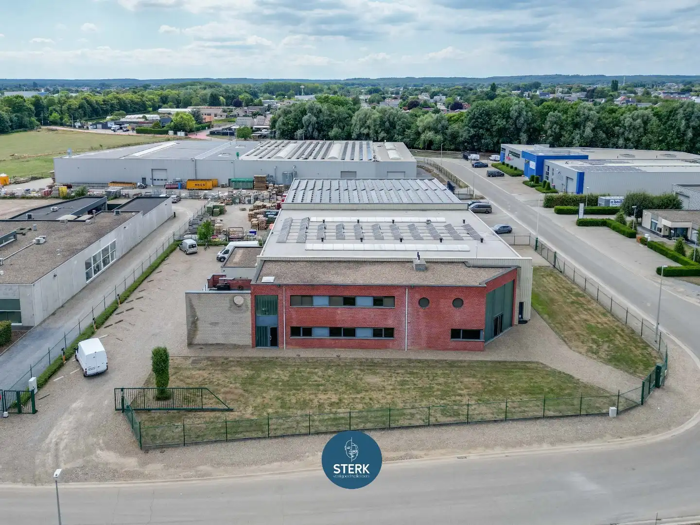 VEELZIJDIG INDUSTRIEPAND MET INSTAPKLAAR APPARTEMENT TE MAASMECHELEN ! foto 32