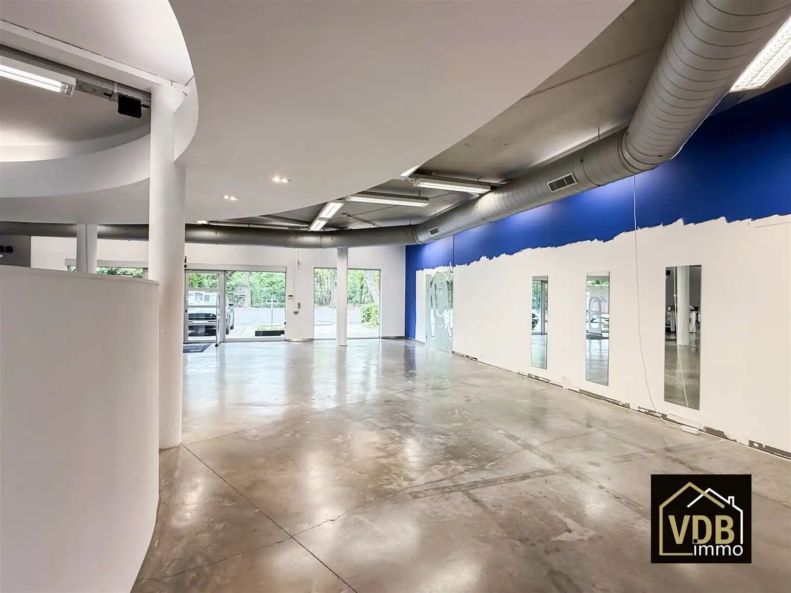 COMMERCIEEL PAND MET PENTHOUSE OP TOP LOCATIE foto 10