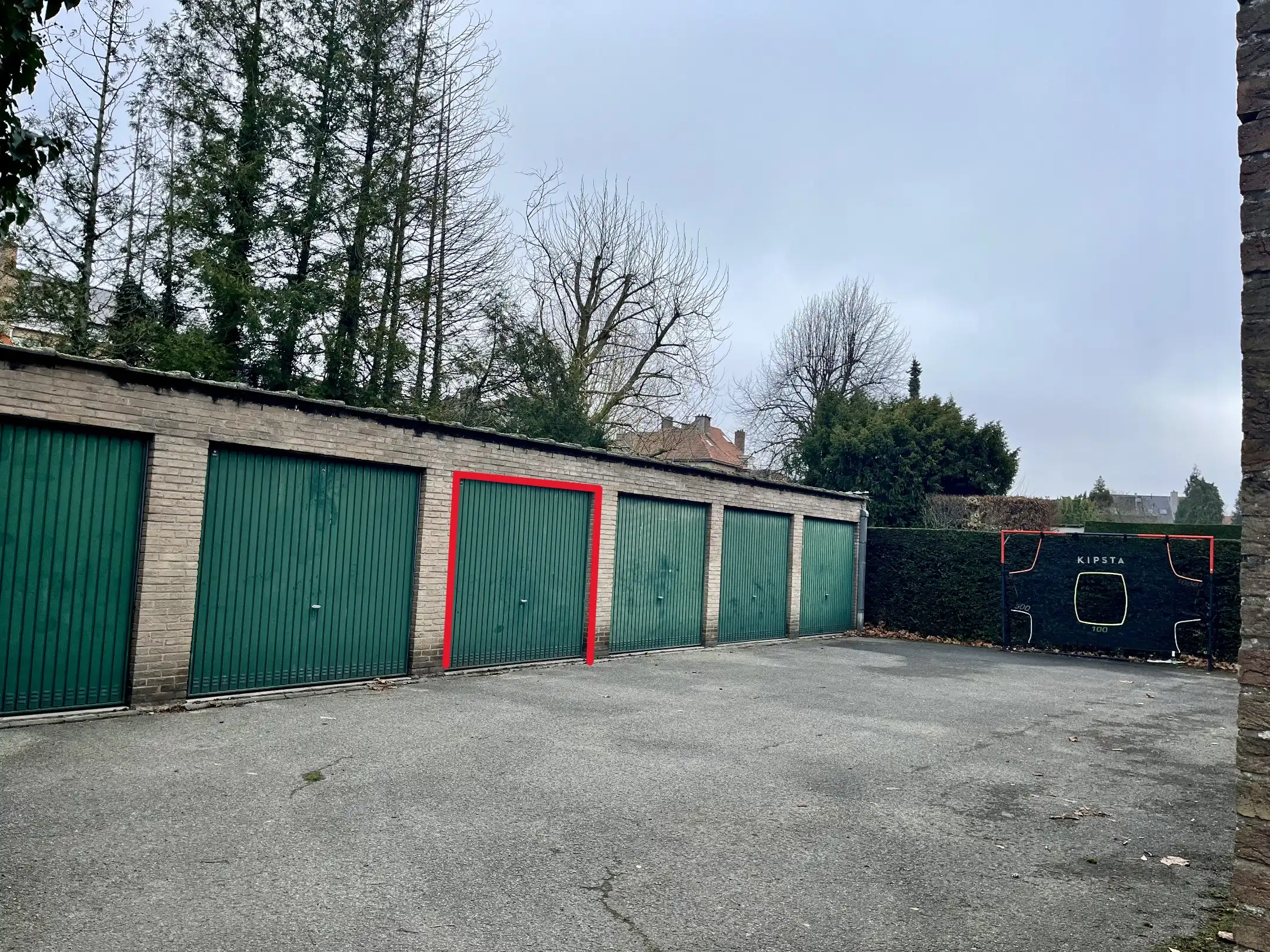 Garagebox in Kristus-Koning te Brugge foto {{pictureIndex}}