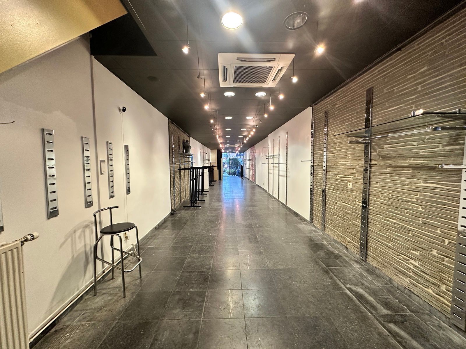 Winkel + woonst op een toplocatie in Turnhout foto 5