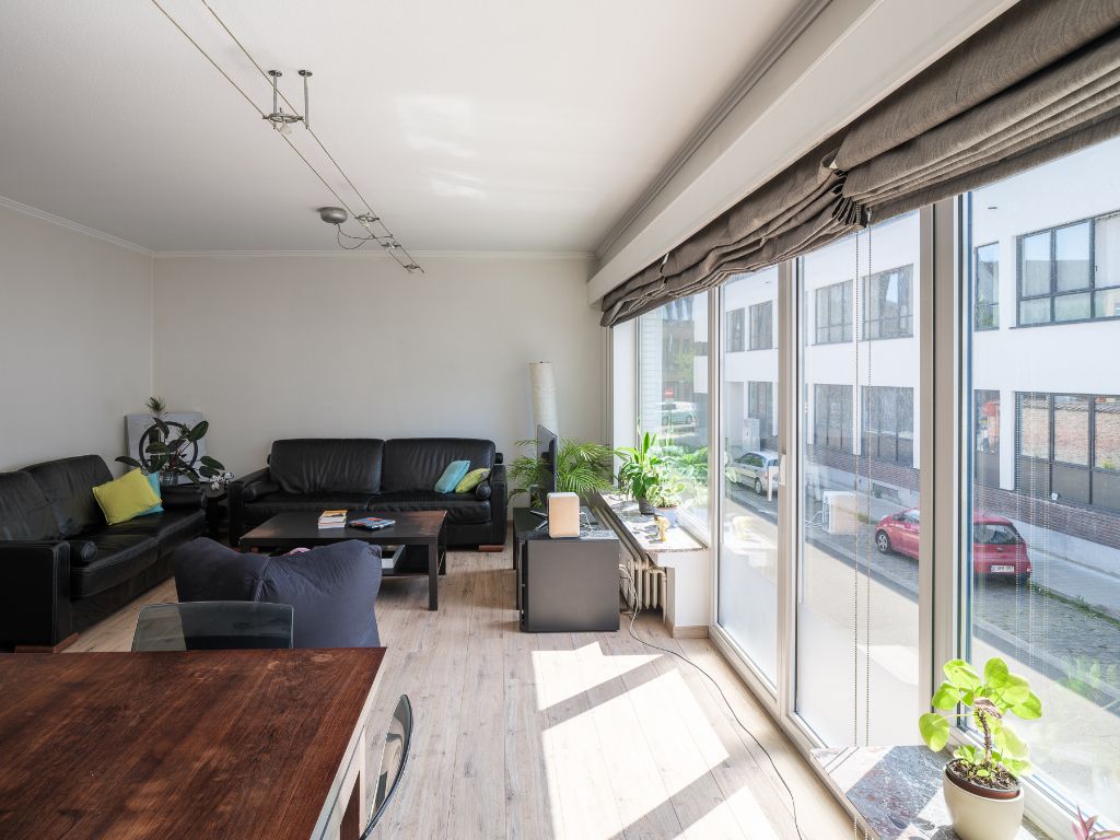 Lichtrijk 2 slpk appartement met terras nabij het station Gent-Sint-Pieters foto 6