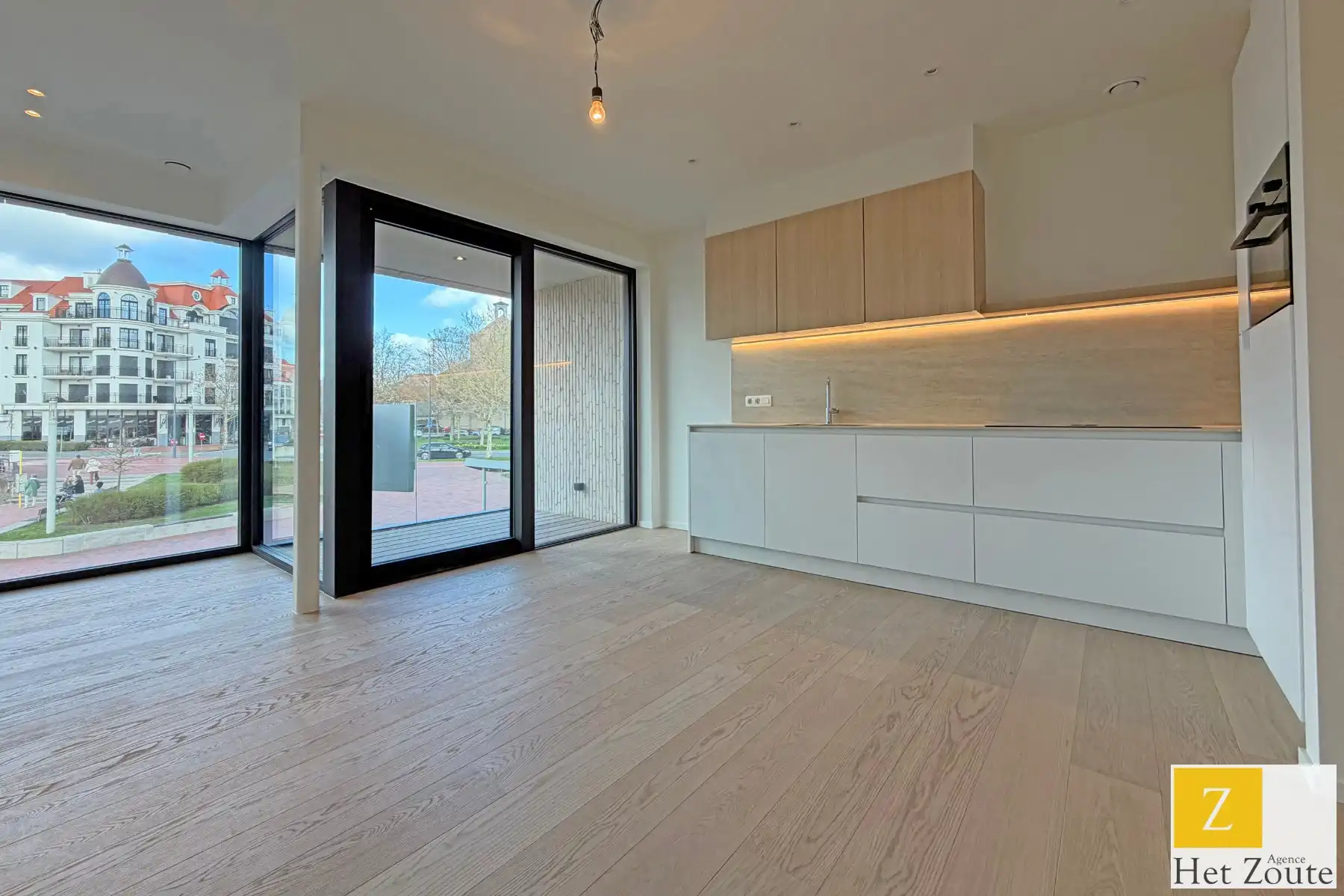 Nieuwbouwappartement met zicht op het Maurice Lippensplein foto 3