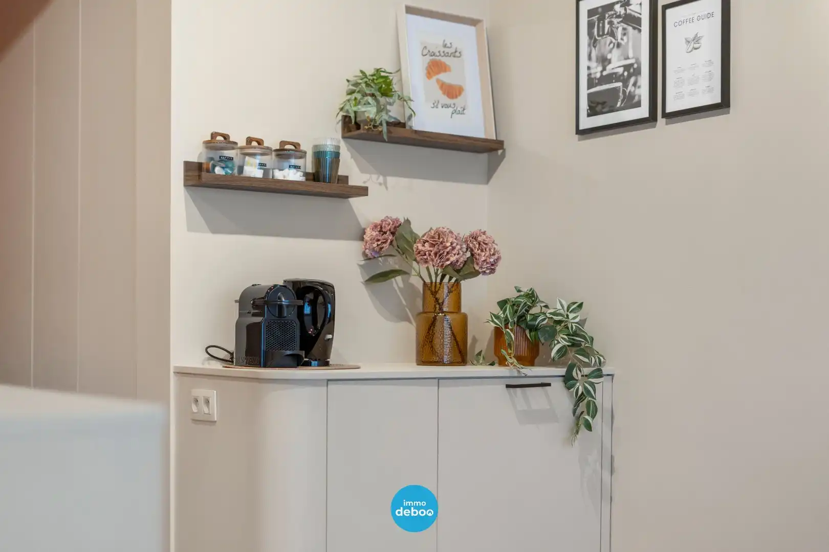 Compleet gerenoveerde studio op topligging foto 10