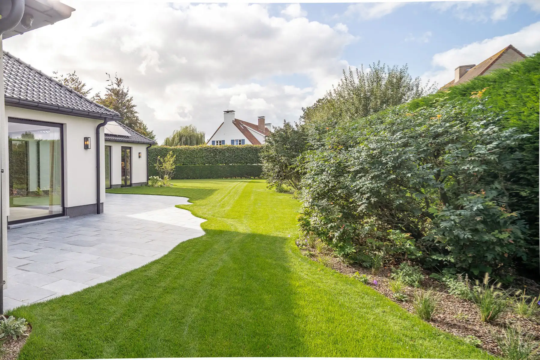 Smaakvol gerenoveerde alleenstaande woning foto 35
