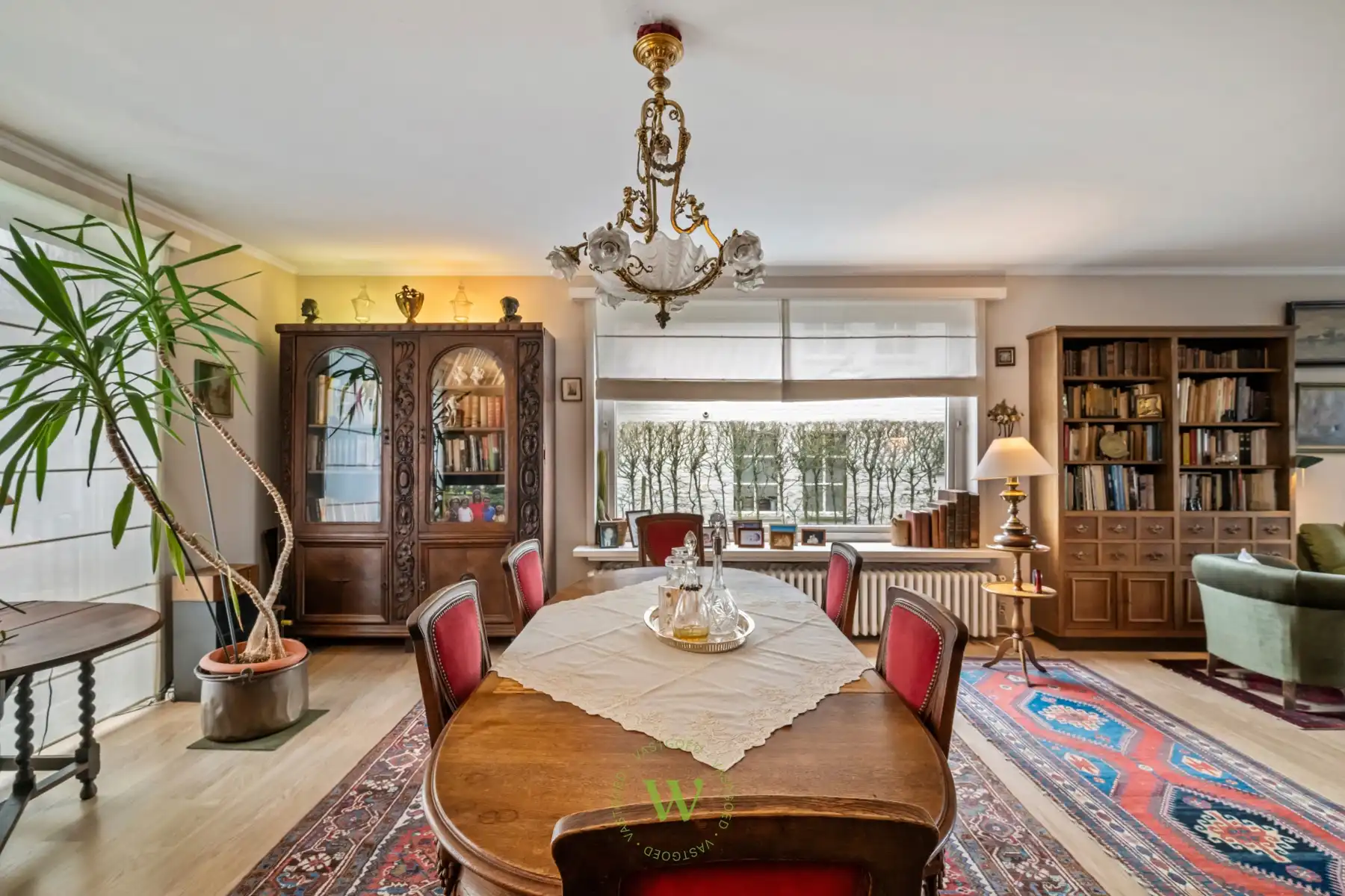 Lichtrijk 3-slaapkamerappartement met 2 garages en berging foto 7