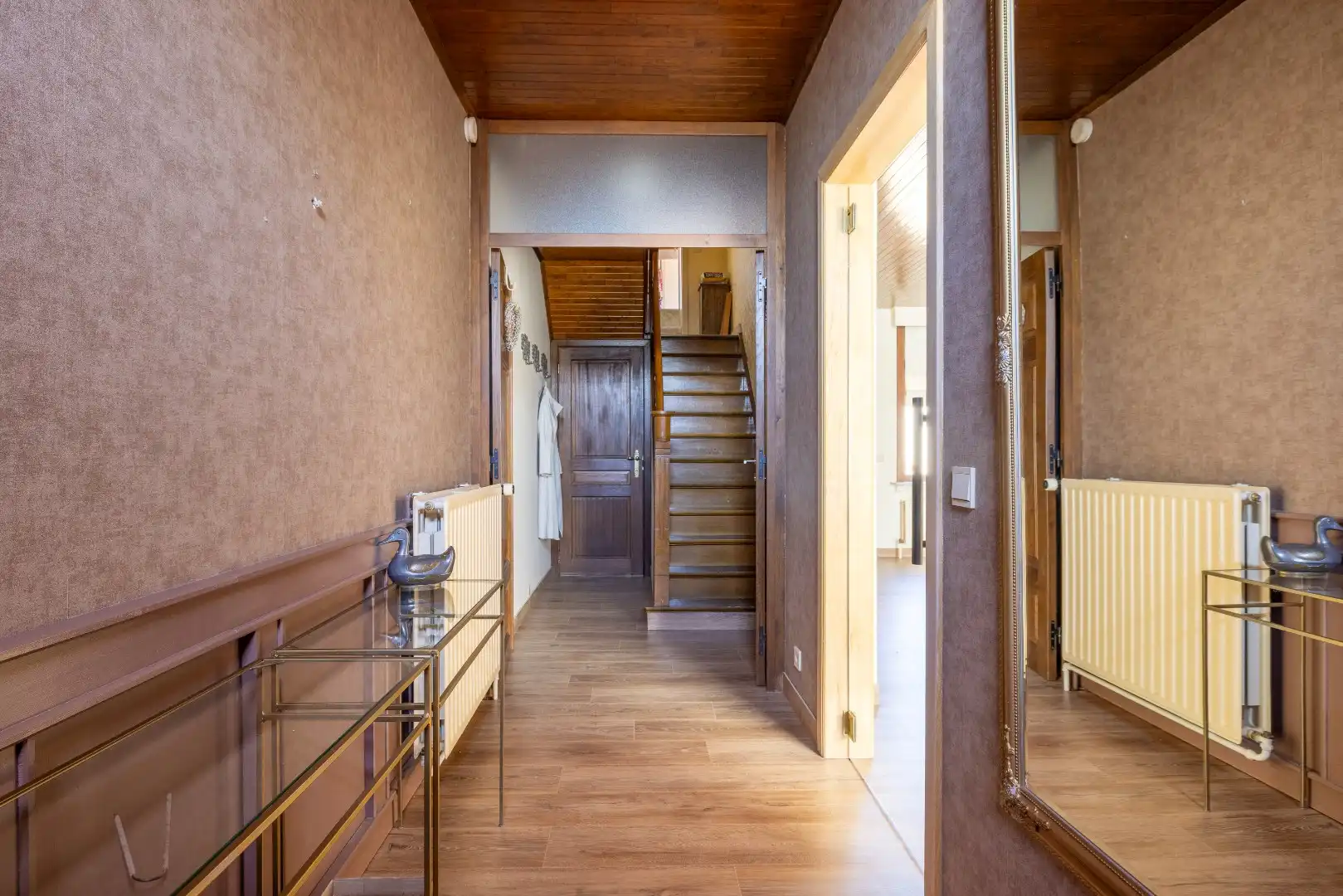 Leuke woning met 4 slk, grote garage en groot binnenterras foto 7