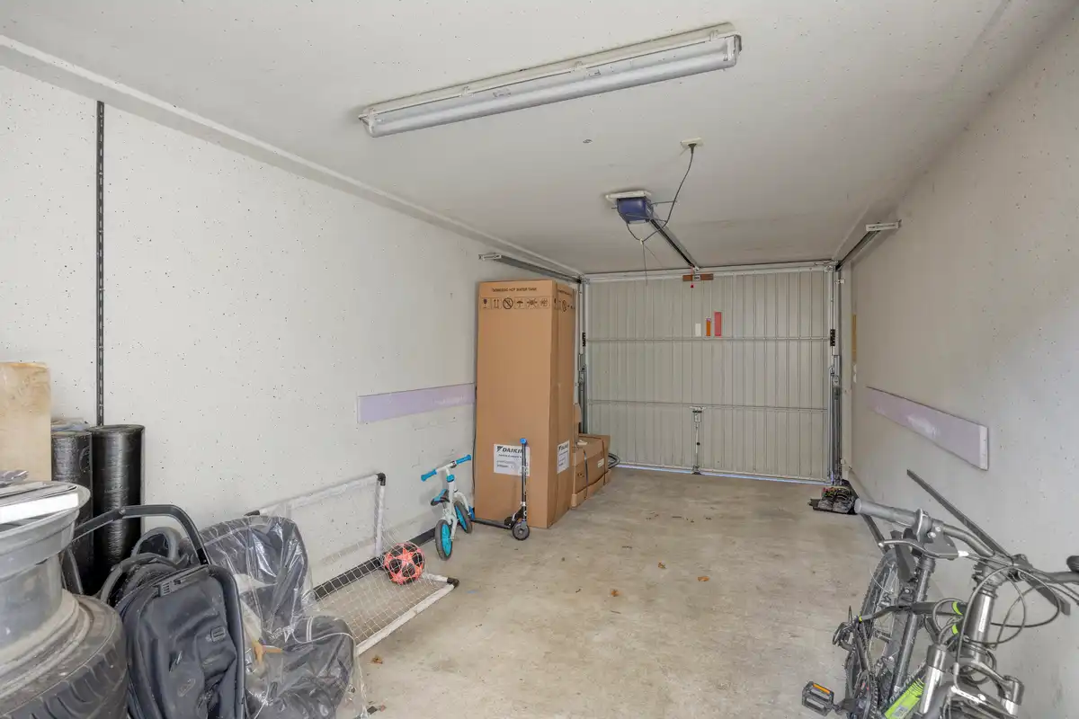 Trendy woning met dubbele garage foto 21