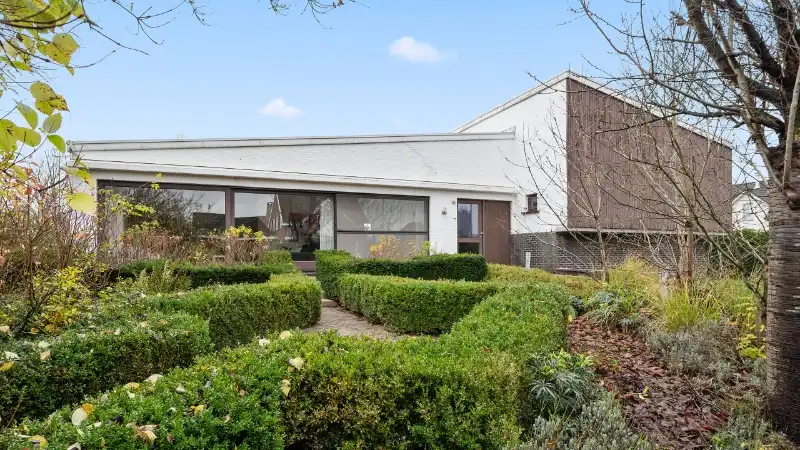 Villa van 285m² op 10a16ca met 5 slaapkamers foto {{pictureIndex}}