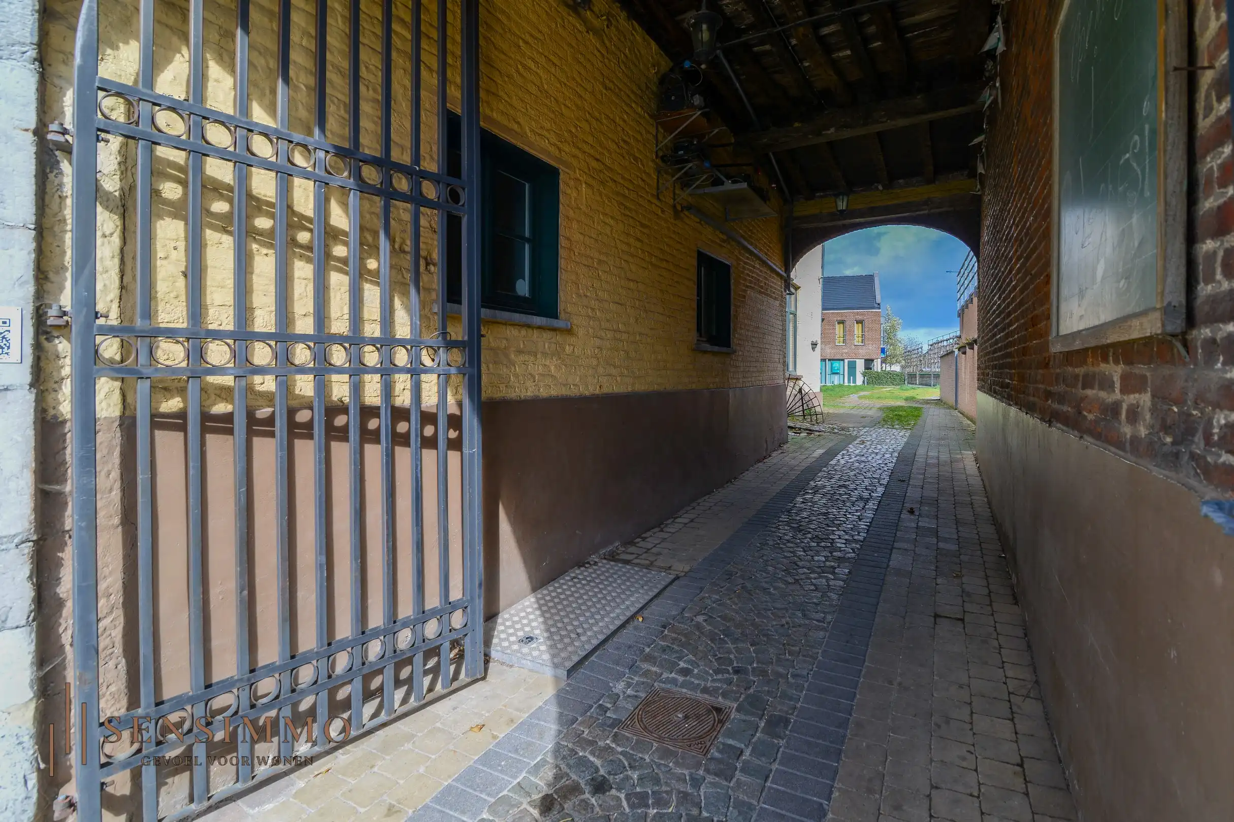 Spectaculair handelspand met geschiedenis en charme in centrum Bree foto 4