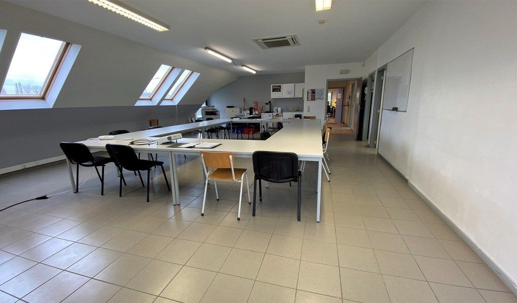 Commercieel gelegen kantoren te huur vlakbij E40 in Erpe foto 3